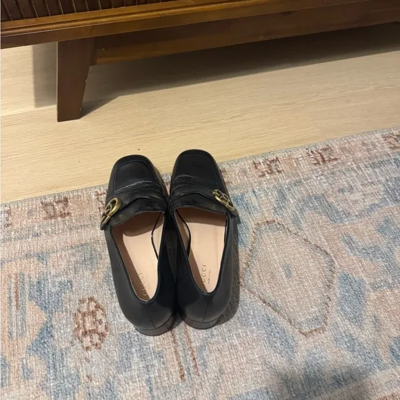 Gucci Black Leather Loafers with buckle