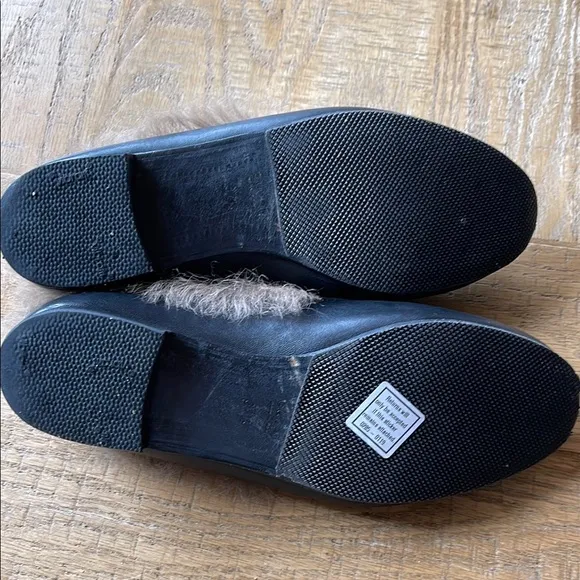 Gucci Black Leather Loafers with Fur Trim