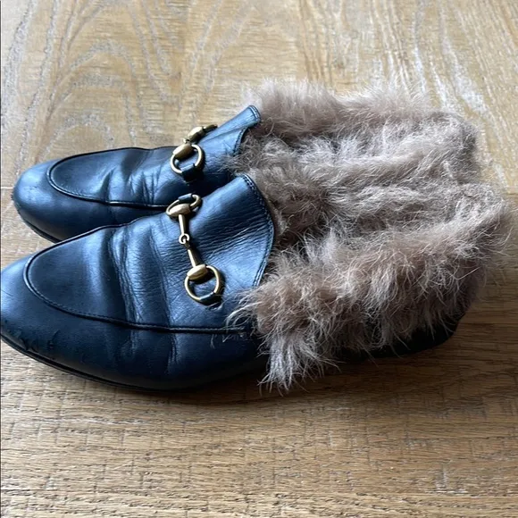 Gucci Black Leather Loafers with Fur Trim