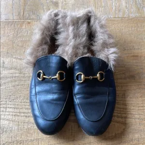 Gucci Black Leather Loafers with Fur Trim