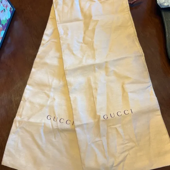 GUCCI GG Supreme St. Blooms Place Slides - Size 39 - Good condition!