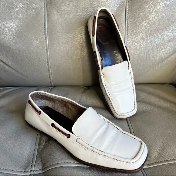 Gucci Leather Loafers Sz 7 B White Square Toe