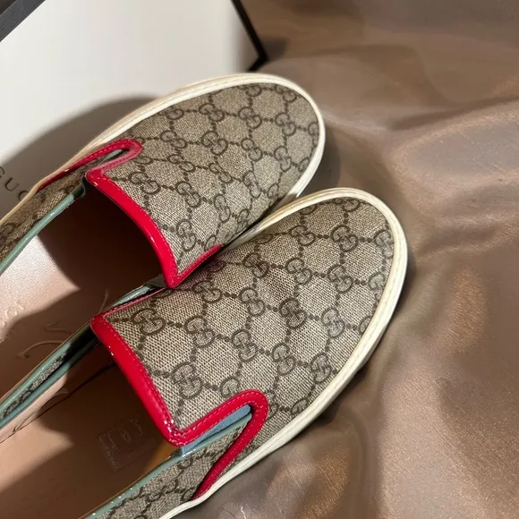 Gucci Slip-On Sneakers - Beige and Red