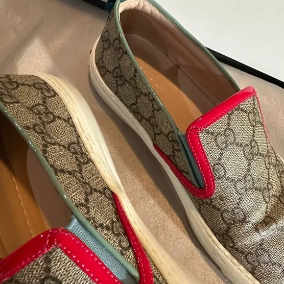Gucci Slip-On Sneakers - Beige and Red