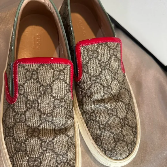 Gucci Slip-On Sneakers - Beige and Red