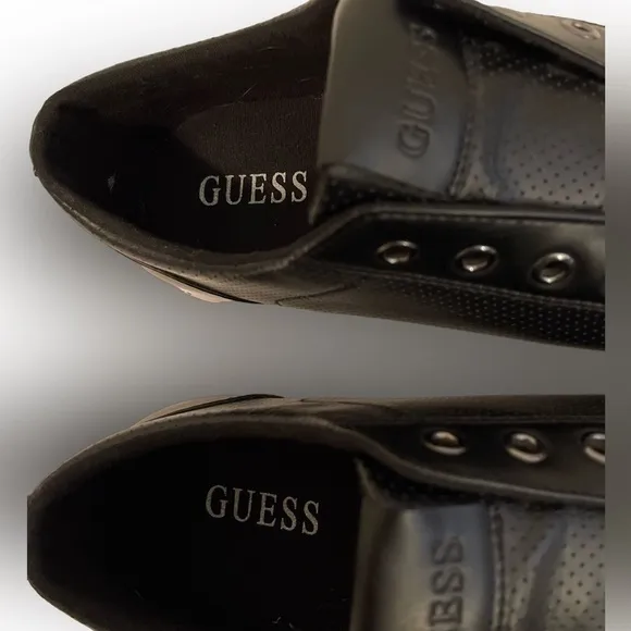 GUESS Leather Slip On sneakers. Sz 10