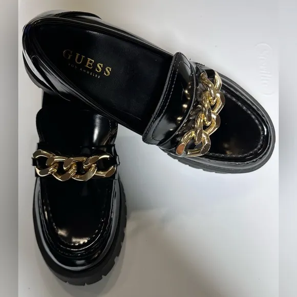 Guess Womens Hillford Chunky Black Patent Leather Gold chain Loafers Sz 7.5