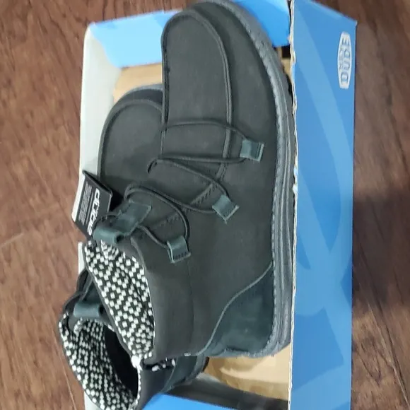 HEY DUDE WOMENS LEA CARBON BOOTS