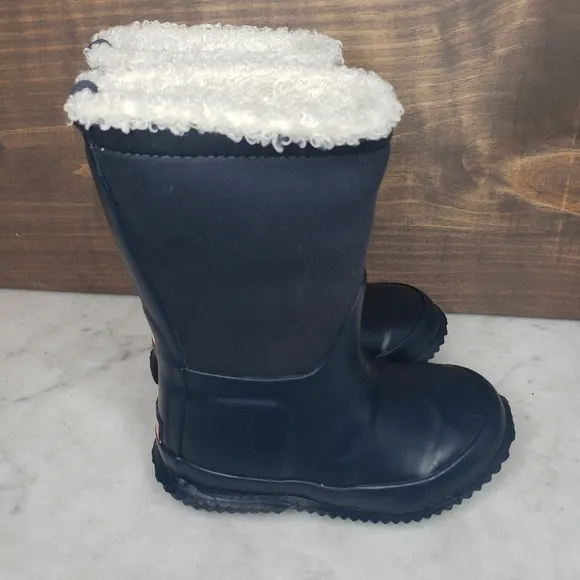 Hunter kids roll top sherpa lined boots navy blue US size boys 9/girls 8