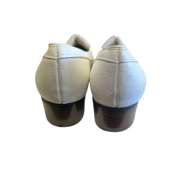Hush Puppies vintage women’s preppy loafers in white leather NWOB size 8