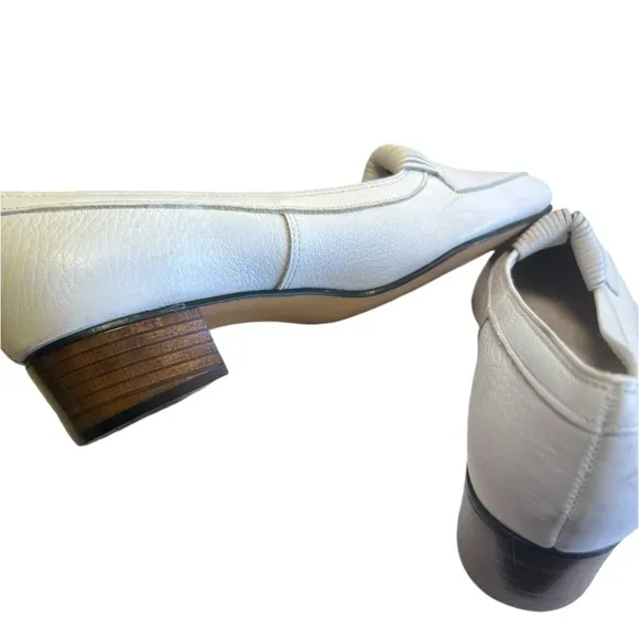 Hush Puppies vintage women’s preppy loafers in white leather NWOB size 8