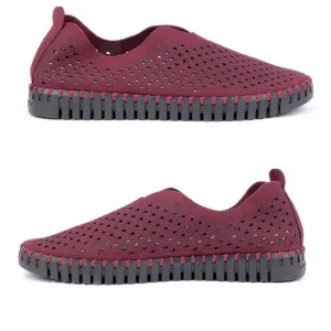 ILSE JACOBSEN TULIP PERFORATED SLIP-ON SNEAKERS