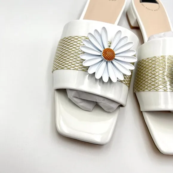 Intentionally Blank Womens Size 10 Monday White Daisy Mules Slides Sandals Shoes