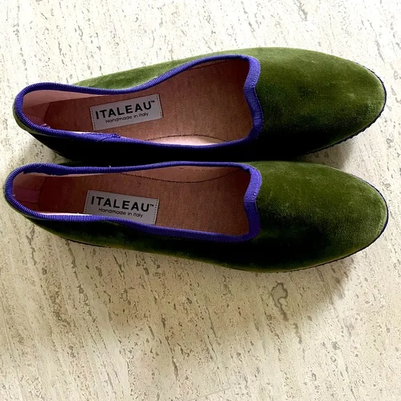 Italeau Italian Handmade Velvet Flats, Olive Green, Size 39 (US 8.5)