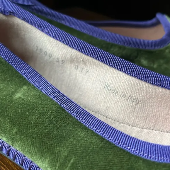 Italeau Italian Handmade Velvet Flats, Olive Green, Size 39 (US 8.5)