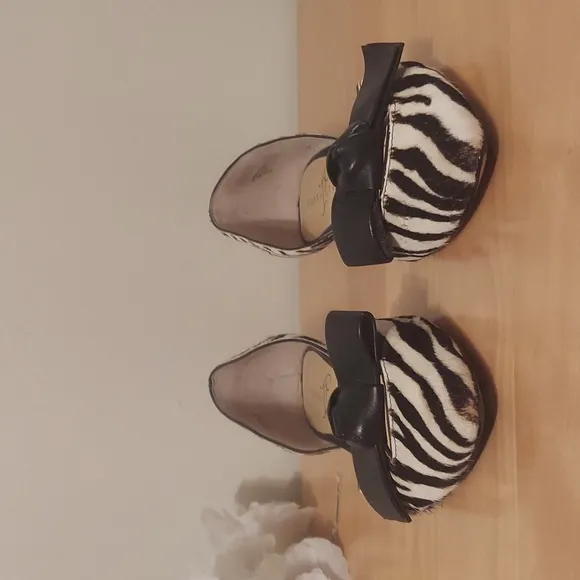 Ivanka Trump Loirely Zebra Print Calf Hair &amp; Leather Pointed Toe Flats Size 8.5