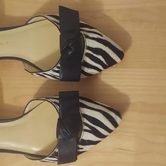 Ivanka Trump Loirely Zebra Print Calf Hair &amp; Leather Pointed Toe Flats Size 8.5