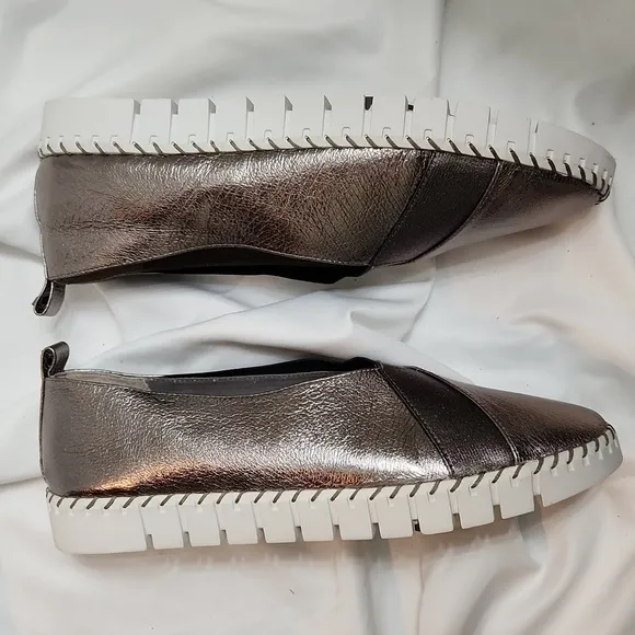 J Renee Darvina Casual Leather Round-toe Metallic Slip-on Casual shoes (w 10)