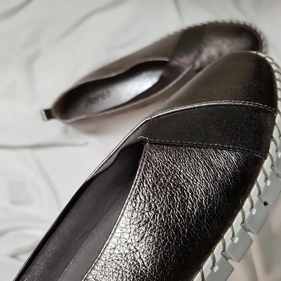 J Renee Darvina Casual Leather Round-toe Metallic Slip-on Casual shoes (w 10)