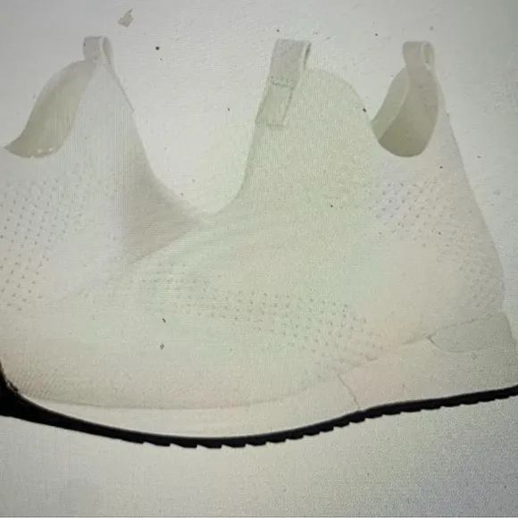 J Slides White knit Golic Sneakers