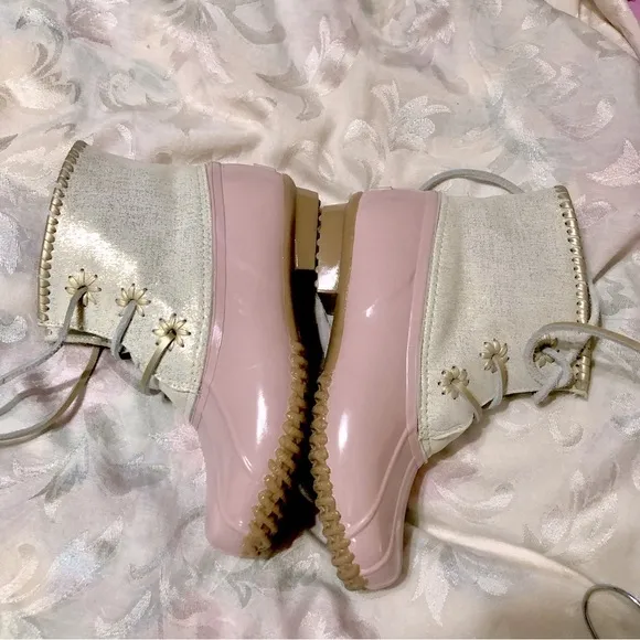 JACK ROGERS Chloe Pink Duck Ankle Boots Lace Up Shimmery Sherpa Lined Size 6