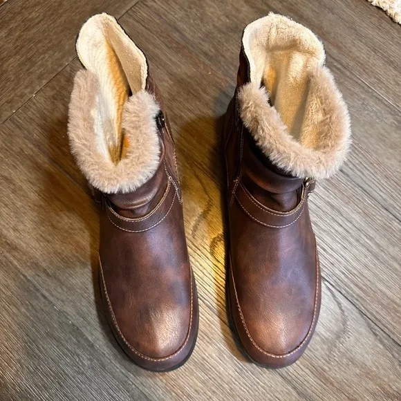 JBU by Jambi Indiana Fur Lined‎ Ankle Boots Buckle Accent Winter Shoes Womens 11