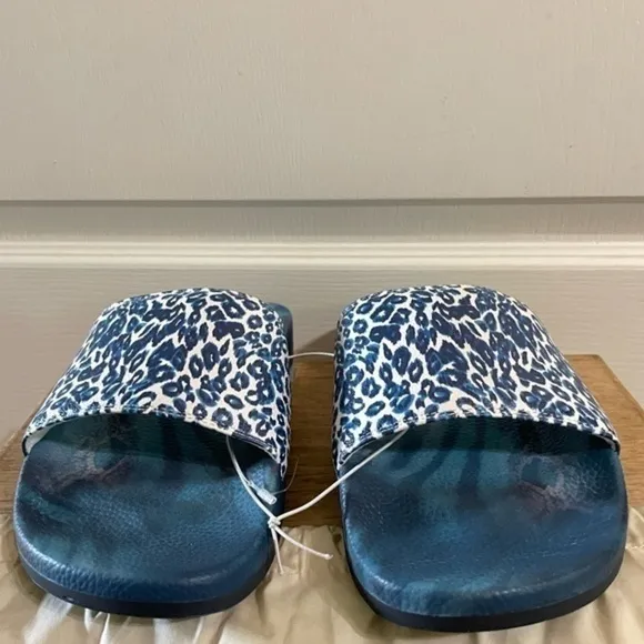 JOHNNY WAS Calme Blue Tiger Pool Slides