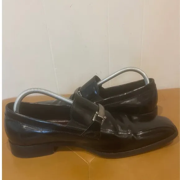 Johnston &amp; Murphy Black Leather Loafers Dress Shoes Silver Buckle Size 10.5