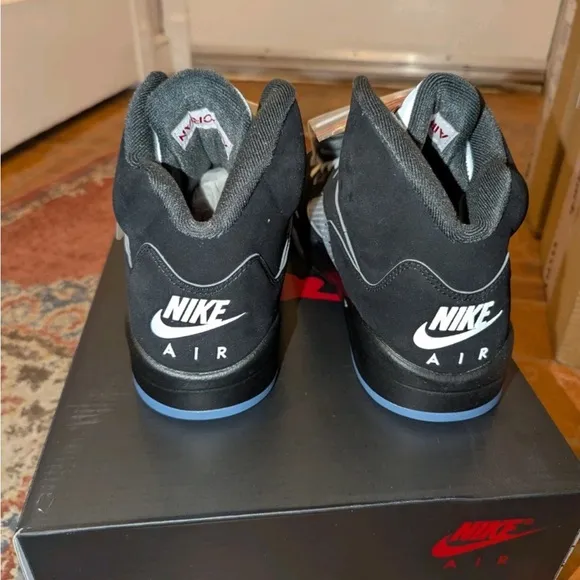Jordan 5 'Black Metallics'