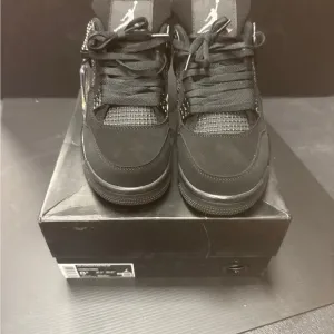 Jordan Black Sneakers Air Jordan 4 Design