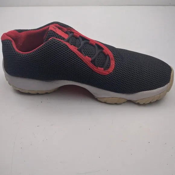 Jordan Future Black / Red size 13 low cut  Sneakers 718948-001.