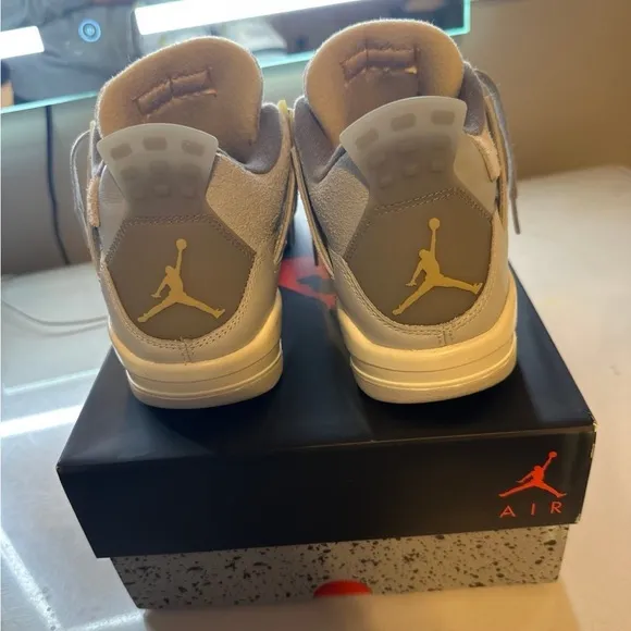 Jordan Gray Air Jordan 4 Sneakers Classic Design