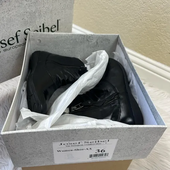 Josef Seibel genuine leather ankle boots black color size EU 36 size US 5 5.5