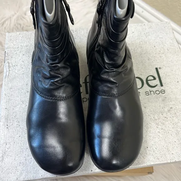 Josef Seibel genuine leather ankle boots black color size EU 36 size US 5 5.5