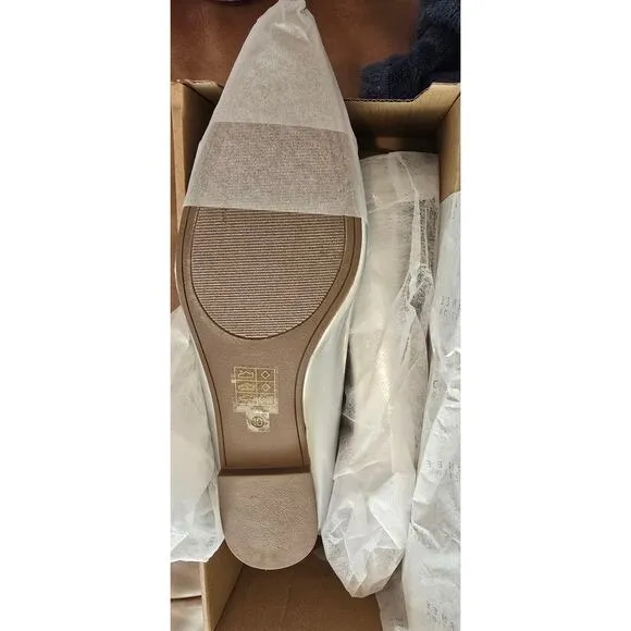 Journee Women's Renzo Jeweled Flats New in Box Silver Size 10 WD