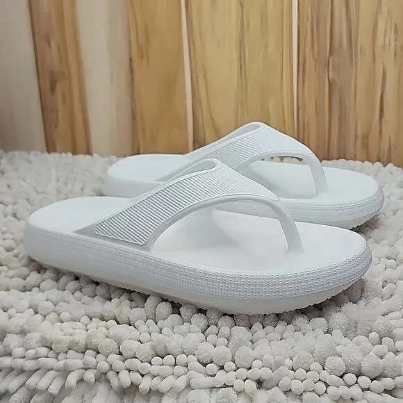 J/SLIDES EVA SQUISH SANDALS WHITE LADIES SLIDES SIZE 8 NIB