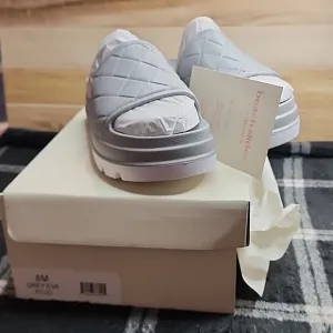 J/SLIDES QUILTED GREY PLATFORM SANDALS WOMEN'S SIZE 8 SO CUTE NWB
