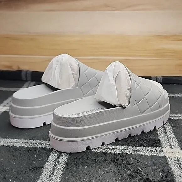 J/SLIDES QUILTED GREY PLATFORM SANDALS WOMEN'S SIZE 8 SO CUTE NWB