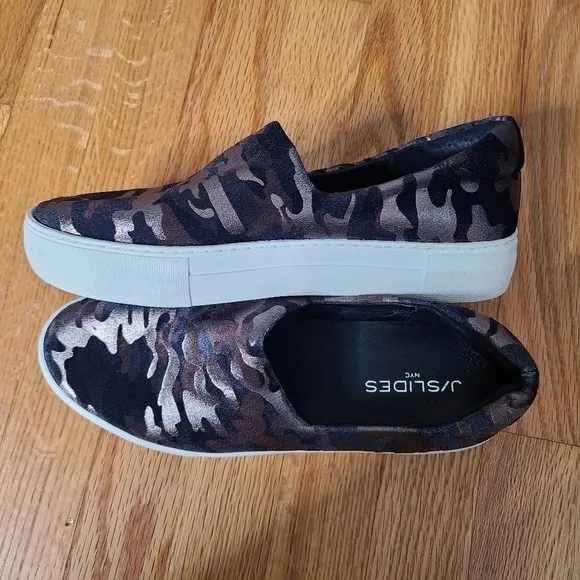 J/SLIDES Size 8.5 Ariana Camo Slip On Sneakers