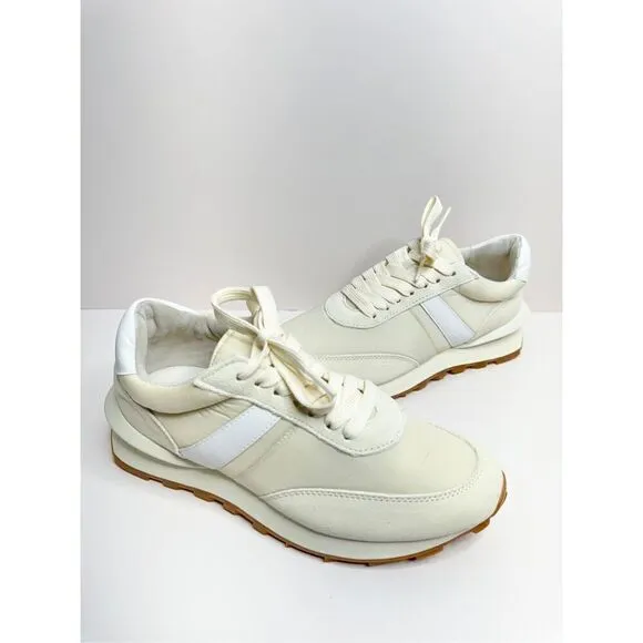 J/Slides Sneakers Size 7 Cream Leather Lifestyle Athletic and Training Shoes NEW