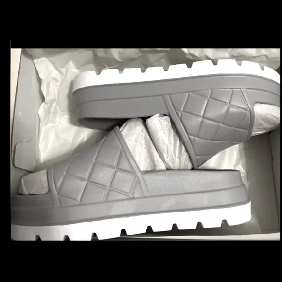 J/Slides STUD Slide Platform Sandals New Women's Shoes Grey W/White Bottoms NIB