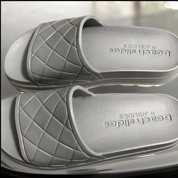 J/Slides STUD Slide Platform Sandals New Women's Shoes Grey W/White Bottoms NIB