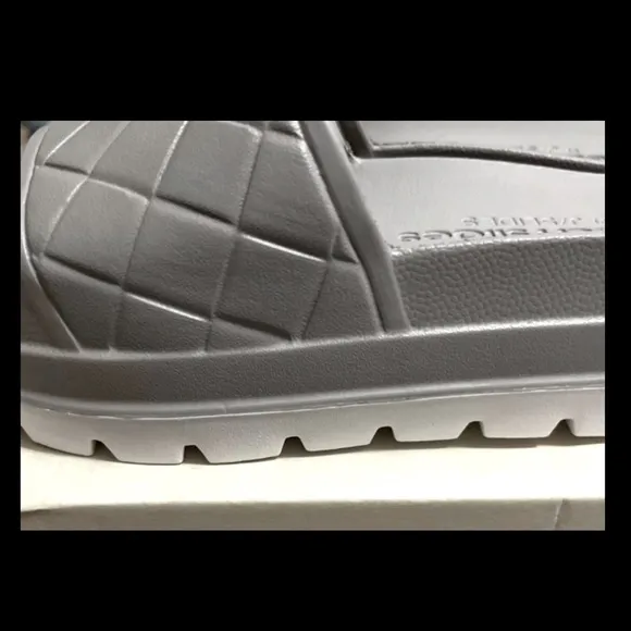 J/Slides STUD Slide Platform Sandals New Women's Shoes Grey W/White Bottoms NIB