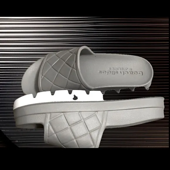 J/Slides STUD Slide Platform Sandals New Women's Shoes Grey W/White Bottoms NIB