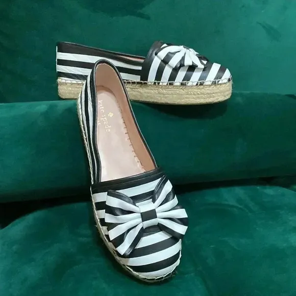 Kate Spade Women’s Closed Toe Slip on Flat Shoes Espadrilles size 6.5 Stripe Bow