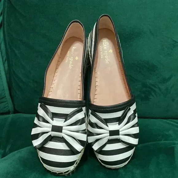 Kate Spade Women’s Closed Toe Slip on Flat Shoes Espadrilles size 6.5 Stripe Bow