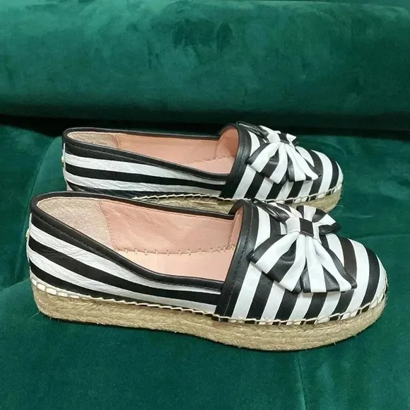 Kate Spade Women’s Closed Toe Slip on Flat Shoes Espadrilles size 6.5 Stripe Bow