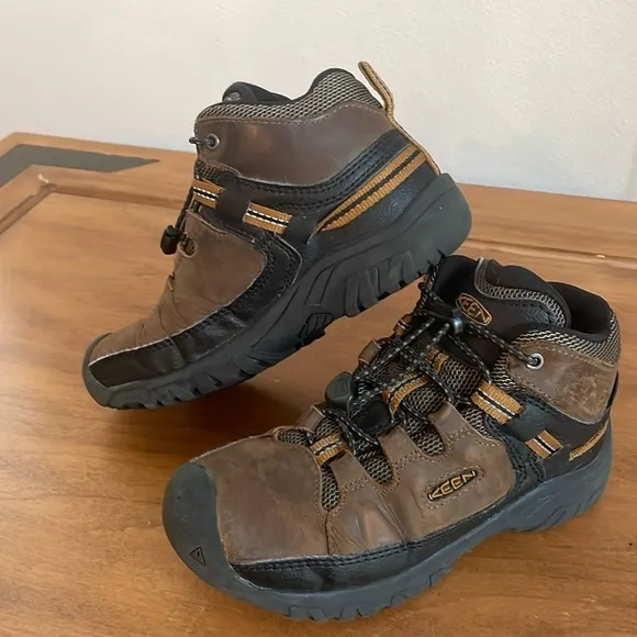 KEEN Dry Targhee Mid Waterproof Hiking Boots Youth Sz 1 Brown Leather
