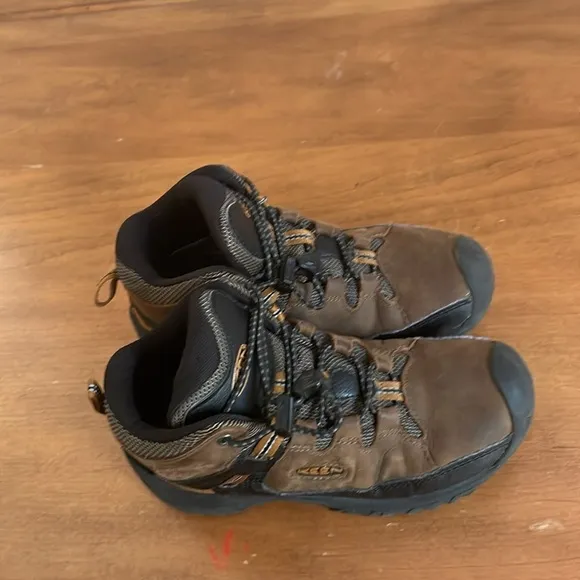 KEEN Dry Targhee Mid Waterproof Hiking Boots Youth Sz 1 Brown Leather