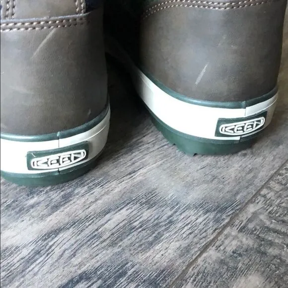 Keen unisex waterproof big kid boots size 5.5